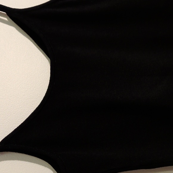 ST JOHN black tank top - size medium - Picture 7 of 7